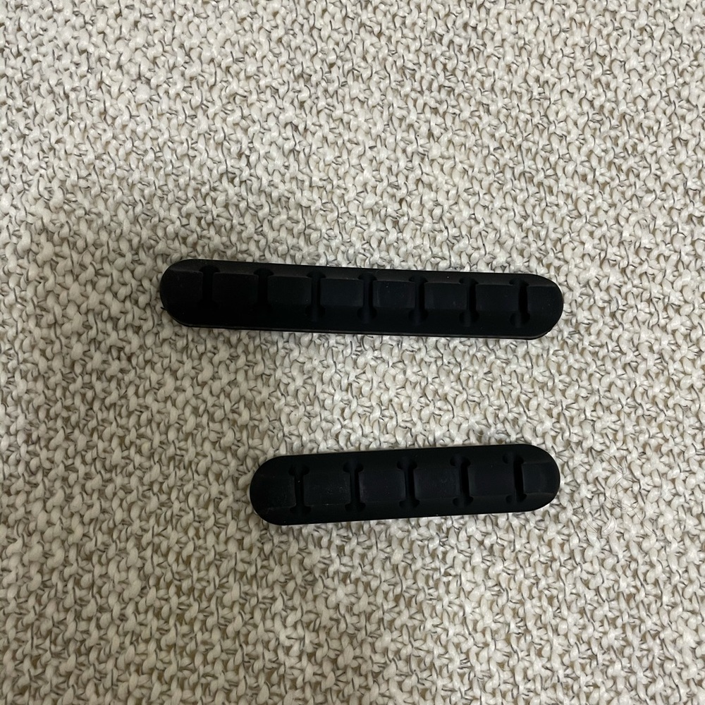 Black cord holder ❤️